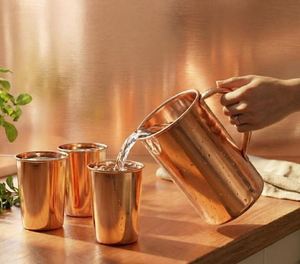 Ensemble de carafes en cuivre pour intérieurs inspirés du bien-être haut de gamme, ensemble de service d'eau en métal avec verres, durable, réutilisable, pour cuisine et salle à manger. - Product Image 6