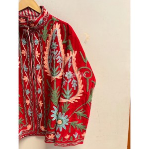 Veste en velours rouge à col mandarin pour femme, style ethnique, broderie florale faite à la main, pull à manches longues, style automne - Product Image 3