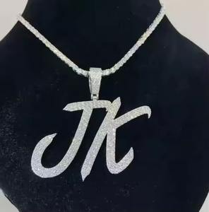 Pendentif en moissanite véritable taille ronde 2,30 carats avec lettre personnalisée, plaqué argent 925, idéal pour les fêtes - Product Image 3