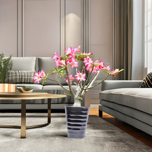 Meilleure vente Pot pour la décoration de la maison et du jardin, Pot pour plantes en forme de V avec plastique de haute qualité - Product Image 1