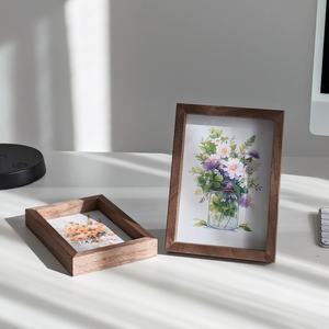 Cadre photo vertical décoratif en bois naturel fait main et écologique pour utilisation sur table dans le salon, la chambre ou le bureau - Product Image 5