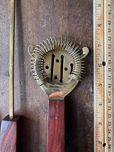 Ensemble d'outils de bar à manche en bois, qualité supérieure, accessoires élégants pour cocktails, idéal pour les bars à domicile, les amateurs de vin et les réceptions. - Product Image 5