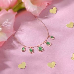 Collar con Colgante de Luna con Triple Halo de Diamantes en Oro Rosa de 14K, Joyería Fina y Delicada para Mujer, Regalo de Aniversario o Boda - Product Image 2