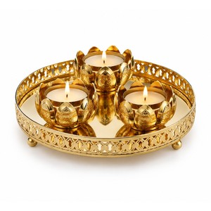 Bandeja Portavelas de Latón Chapado en Oro con Diseño de Loto al por Mayor |   Regalo Festivo Hecho a Mano - Product Image 1