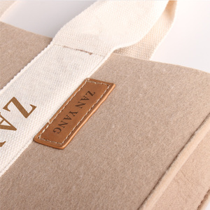 Bolsa de Fieltro de Lana con Tacto de Cuero Delicado, con Asa de Cuerda (Cinta de Polipropileno), Cierre Abierto, Tamaño Mediano - Product Image 2