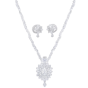 Ensemble élégant Royal American Platinum pour femmes, collier avec pendentif en diamant et boucles d'oreilles assorties, idéal pour les fêtes, les mariages, les festivals - Product Image 2