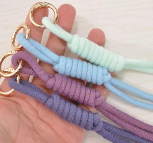 Porte-clés en cordon de coton avec breloque sac en corde nouée 12 couleurs, plusieurs tailles - Product Image 3