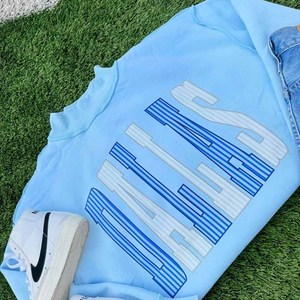 Sudadera con Cuello Alto y Logotipo M para Mujer, Hombre y Jóvenes, Personalizada con Parches de Guingán a Cuadros y Bordado de Letras en Chenilla - Product Image 4