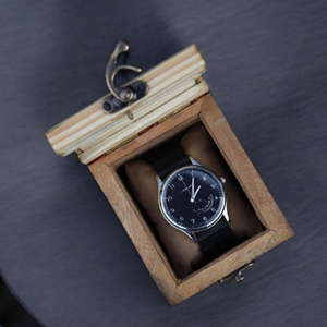 Estuche de Madera para Guardar 10 Relojes, Organizador de Relojes de Bambú de AYAANS - Product Image 2