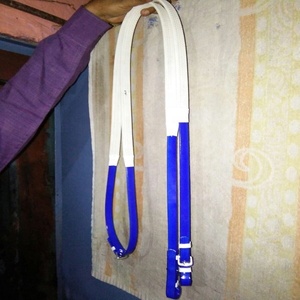 Brida de caballo de PVC de alta calidad, color azul, ajustable, suave, acolchada, de cuero, resistente al agua, con rizos, precio de fábrica - Product Image 3