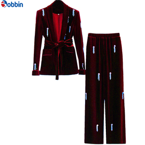 Nueva Llegada: Conjuntos Deportivos de Terciopelo Personalizados para Mujer, Ropa Profesional Sólida y Cómoda para Adultos, Ropa de Invierno, Transpirable y de Alta Venta - Product Image 5