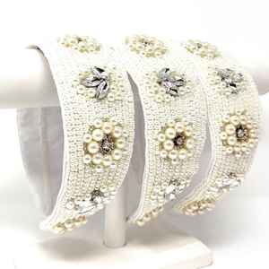 Serre-tête large blanc perlé à la main avec fausses perles et strass pour femme, accessoire de coiffure pour mariage et fête, tendance - Product Image 1
