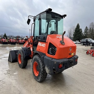 Cargadora de ruedas Kubota R640 con motor diésel de 64.3 HP y potente rendimiento de elevación hidráulica a un precio competitivo - Product Image 2