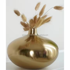 Nouvel arrivage de vase à fleurs luxueux en métal fait à la main de haute qualité avec personnalisation par les industries Azora - Product Image 1