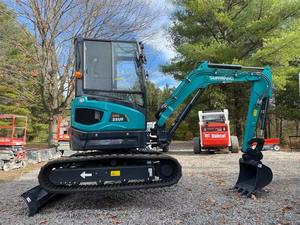 Excavadora Usada Confiable de 3 Toneladas con Cuchilla Delantera y Motor de Alto Torque para Excavación Eficiente de Cimentaciones - Product Image 5