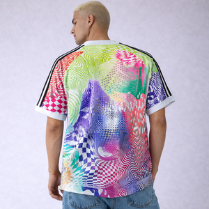 Camiseta Deportiva Transpirable de Manga Corta con Cuello en V Personalizada para Hombre, Estilo Americano de Fútbol Americano, Sublimación Premium - Product Image 5