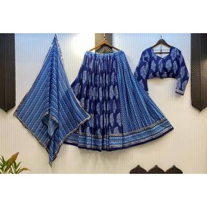 Hermoso Lehenga Choli Indio y Pakistaní Estampado con Trabajo de Espejo Real y Dupatta - Product Image 2