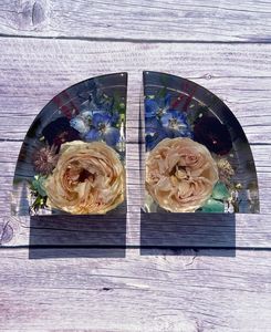 Luxury Resin <b>Bookends</b> With Contemporary Sculptural Style For Office Bookshelf Home Decor And Hotel Display - Product Image 1
