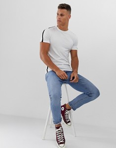 Camiseta Blanca de Manga Corta para Hombre, Corte Ajustado, con Ribete en Contraste Negro, Cuello Redondo, Estilo Casual, de Algodón - Product Image 1
