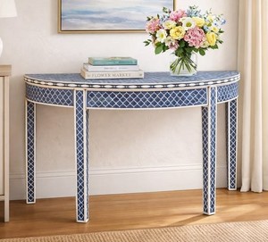 Table console en résine haut de gamme avec incrustations osseuses, bleue, géométrique, décorative, style cascade, pour entrée, mobilier design contemporain - Product Image 1