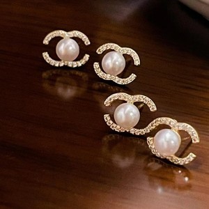 Pendientes de Perlas Francesas y Circonitas de Lujo para Mujer, Otoño-Invierno, Modelo Wenchi 36494, Elegantes y con un Toque de Temperamento - Product Image 3