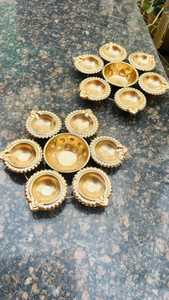 Juego de diyas de latón con centro de pétalos de flores, lámpara de aceite hecha a mano para actividades religiosas, decorativa - Product Image 3