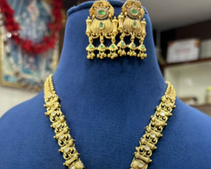 Conjunto de Collar y Aretes de Diseño de Alta Calidad con Baño de Oro y Piedras que Parecen Tradicionales para Bodas, Colección para Mujer - Product Image 2