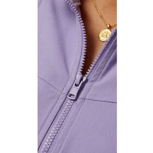 Veste de sport courte personnalisée haut de gamme pour femme – Ensemble coupe-vent athlétique léger et souple à fermeture éclair intégrale de qualité supérieure - Product Image 5