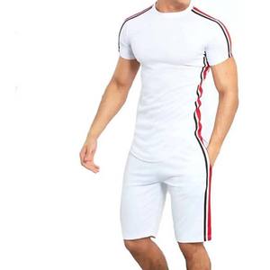 ชุดเสื้อยืดและกางเกงขาสั้นผู้ชายแบบ OEM สั่งทำได้ รุ่นใหม่สำหรับฤดูร้อน ชุดสองชิ้น ผ้าฝ้าย แขนสั้น ชุดลำลอง ออกแบบลายทางพร้อมโลโก้สั่งทำ ปี 2026 - Product Image 2