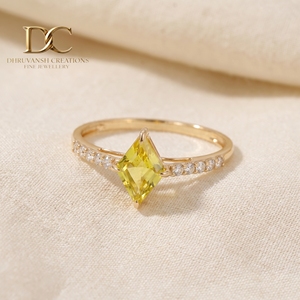 Anillo de Compromiso de Lujo con Rubí Corte Cometa de Oro Sólido de 9K Brillante, Certificado por IGI - Product Image 6