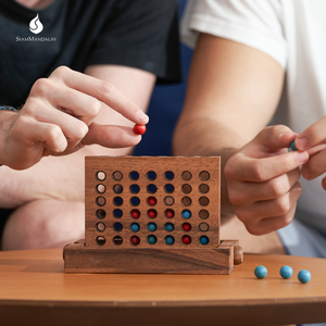Appartements Penthouse : Jeu de stratégie en bois Connect Four avec disques à lâcher, jeu pliable en bois Connect, activité en bois pour l'intérieur - Product Image 1