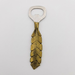 Ouvre-bouteille en métal robuste avec poignée texturée martelée |   Décapsuleur en alliage de zinc argenté pour bar, hôtel, fournitures de cuisine - Product Image 3