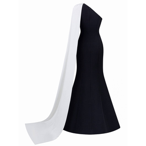 Vestido Arquitectónico Rosa Monocromático: Este llamativo vestido largo hasta el suelo con diseño vanguardista y minimalismo moderno. - Product Image 5