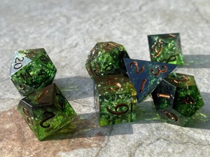 Jeu de dés en résine professionnel, dés polyédriques à bords tranchants pour jeux de table haut de gamme, dés de jeu personnalisés avec logo, vente en gros - Product Image 3
