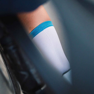 Chaussettes de sport pour hommes, de qualité supérieure, personnalisées, longues, légères, à séchage rapide, en différentes couleurs, vente en gros - Product Image 5
