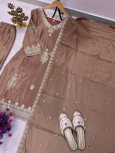 La Mejor Ropa Festiva de Estilo Indio, Colección de Diseñador en Seda Chinon Pura con Bordado y Lentejuelas, Traje Sharara - Product Image 3