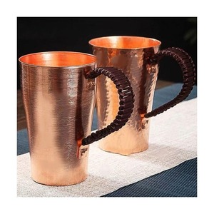 Verre à boire artisanal en cuivre pur, au design antique, conçu pour les bienfaits ayurvédiques et le stockage traditionnel de l'eau - Product Image 5