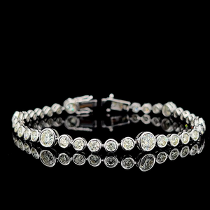 กำไลข้อมือทองคำขาว 14K ประดับเพชรธรรมชาติ 6.97 กะรัต รับรองโดย HRD พร้อมเพชร 6 เม็ดตรงกลางและเพชรด้านข้าง เครื่องประดับขายส่ง - Product Image 1