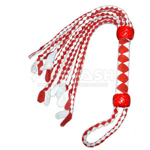 Flogger de Cuero Premium con Diseño de Tiras Flexibles y Agarre Equilibrado, Fácil de Usar - Product Image 2