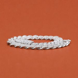 Bracelet gourmette cubaine de luxe en argent et moissanite, serti de diamants, avec maillons ovales, style hip-hop, avec fermoir boîte premium pour homme - Product Image 3
