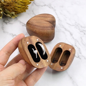 Caja de Anillos de Madera de Koa en Forma de Corazón, Caja de Anillos de Pareja Personalizada para Boda, <span class=keywords><strong>Regalo</strong></span> de <span class=keywords><strong>5</strong></span>º <span class=keywords><strong>Aniversario</strong></span> - Product Image 4