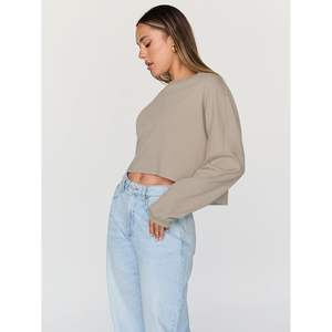 2025 Otoño Invierno moda sudaderas recortadas de gran tamaño para mujer suéteres de manga larga con cuello redondo Top Crop Hoodie estilos - Product Image 3