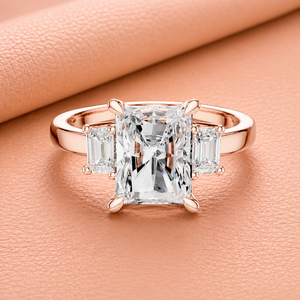 Anillo de Diamante Cultivado en Laboratorio de Corte Radiante y Esmeralda de Primera Calidad, Joyería Elegante para Bodas, Venta al Por Mayor - Product Image 1