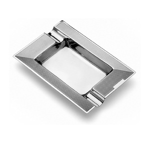 Cendrier compact en métal de poche avec couvercle rabattable, boîtier durable et conception anti-fuite pour les voyages et l'utilisation en extérieur - Product Image 1