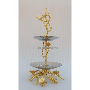Support à gâteau en métal de luxe avec finition polie, idéal pour les fêtes haut de gamme, les célébrations spéciales et la décoration d'événements hôteliers - Product Image 1