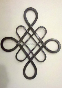 Artistic Wrought Iron Metal <b>Trivet</b> With Floral Design Ideal For Decorative Home Kitchens And Gift Collections - Product Image 3
