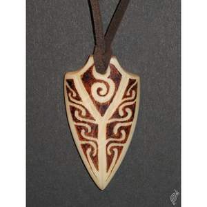 Collier ethnique bohème fait main, perles sculptées tribales d'inspiration vintage uniques et assortiment de perles, excellente option cadeau - Product Image 3