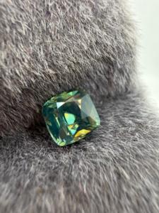 Saphir Vert Naturel NOHEAT 1.00CT Coupe Coussin avec Effet de Couleur/Feu de Ceylan, Sri Lanka, pour la Fabrication de Bijoux - Product Image 2