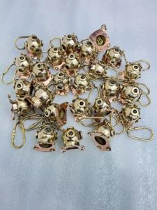 พวงกุญแจเข็มทิศหลากสีสัน ทำจากสแตนเลสสตีล งานแฮนด์เมด ทนทาน กันน้ำ เป็นมิตรกับสิ่งแวดล้อม พร้อมลายตัวอักษรแบบ Letterpress - Product Image 5