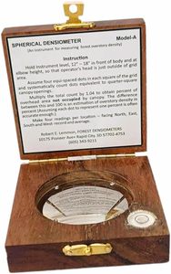 Densiomètre sphérique en bois fait main avec design gravé pour la mesure, outil de forêtier - Product Image 3